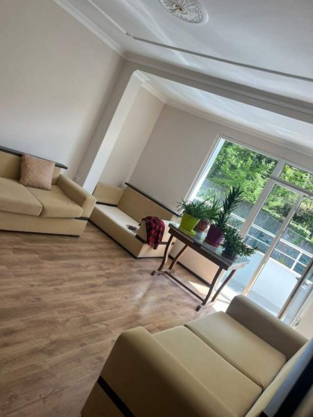 Tirane, jepet me qera garsonier Kati 2, 50 m² 200 Euro (Rriga fuat toptani)