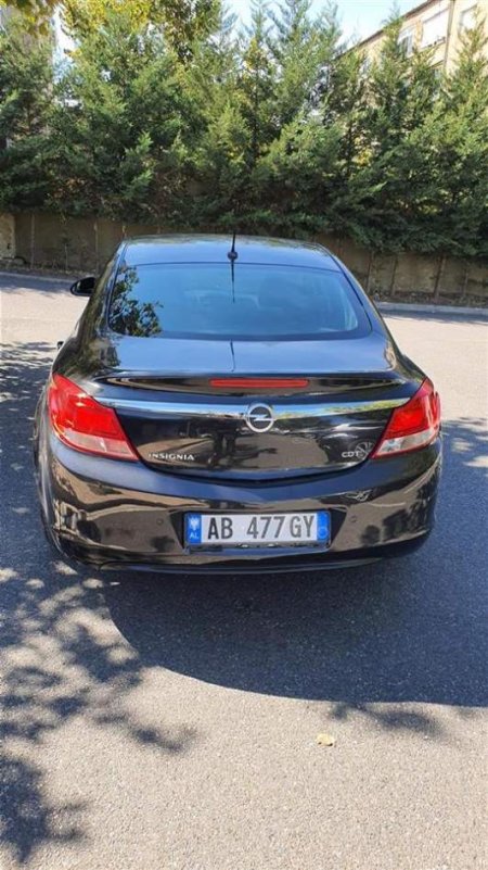 Tirane, shes makine Opel insignia Viti 2010,      5700 Euro