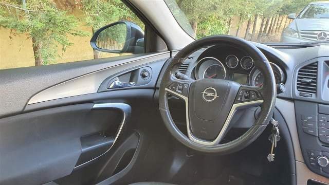 Tirane, shes makine Opel insignia Viti 2010,      5700 Euro