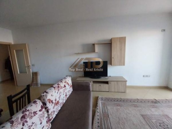 Tirane, jepet me qera apartament 1+1+BLK Kati 5, 90 m² 310 Euro