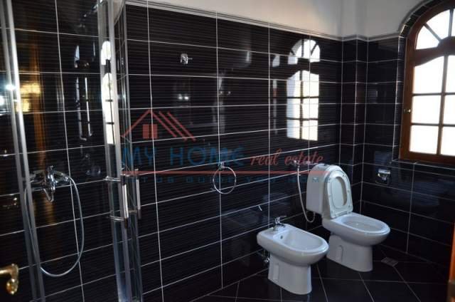 Tirane, jepet me qera Vile 5+1+BLK 900 m² 1.300 Euro (Mihal Grameno)