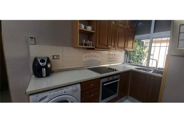 Tirane, jepet me qera apartament 1+1 Kati 2, 57 m² 40.000 Leke (Rruga Fortuzi)