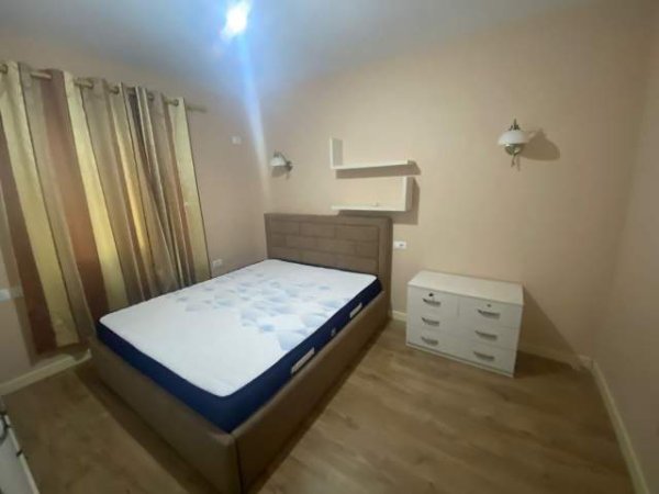 Tirane, jepet me qera apartament Kati 2, 60 m² 400 Euro