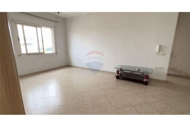 Tirane, shitet apartament 2+1 Kati 5, 105 m² 126.000 Euro (Komuna e Parisit)