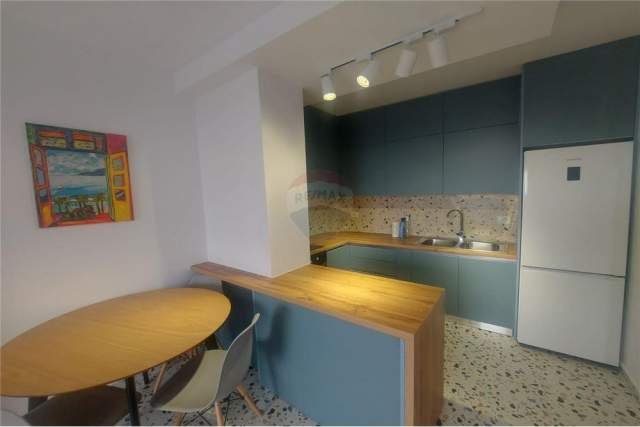 Tirane, jepet me qera apartament 1+1+BLK Kati 3, 55 m² 400 Euro (Fusha Aviacionit)