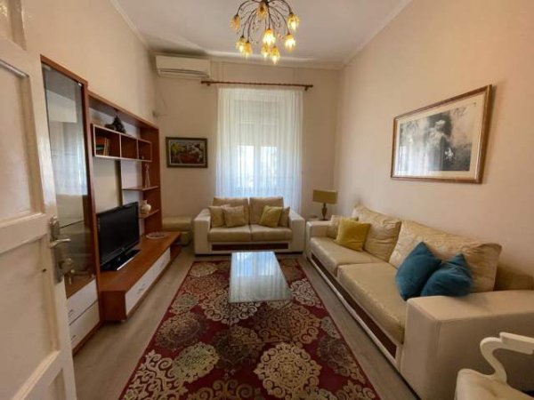 Tirane, jepet me qera apartament 2+1+BLK Kati 2, 80 m² 500 Euro (Rruga Bardhyl)