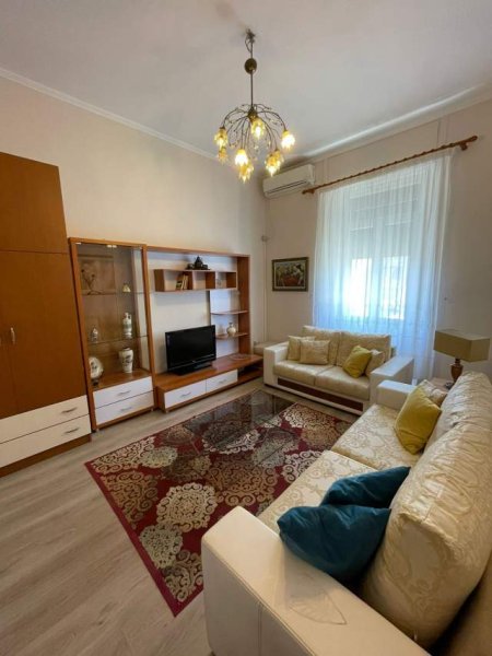 Tirane, jap me qera apartament 2+1 Kati 2, 80 m² 500 Euro (Rruga Bardhyl)