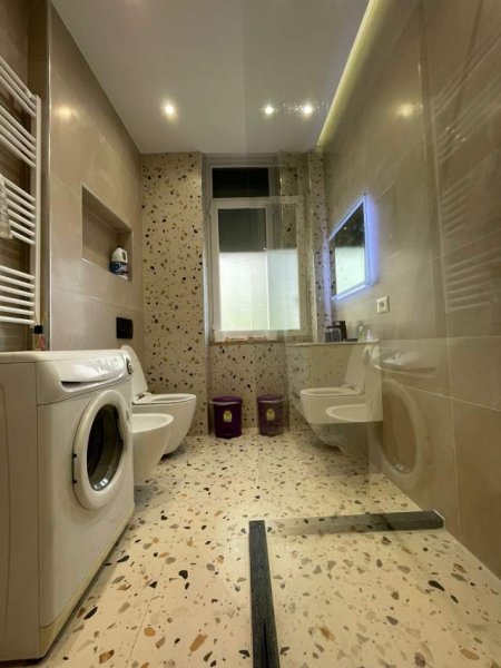 Tirane, jap me qera apartament 2+1 Kati 2, 80 m² 500 Euro (Rruga Bardhyl)