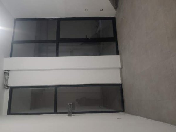 Tirane, jap me qera dyqan Kati 1, 32 m² 400 Euro (Ndre Mjeda)