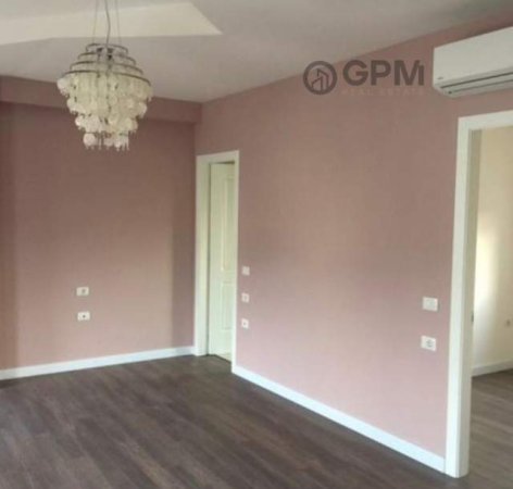 Tirane, shitet Vile 3 Katshe , 300 m² 570.000 Euro ne Lunder