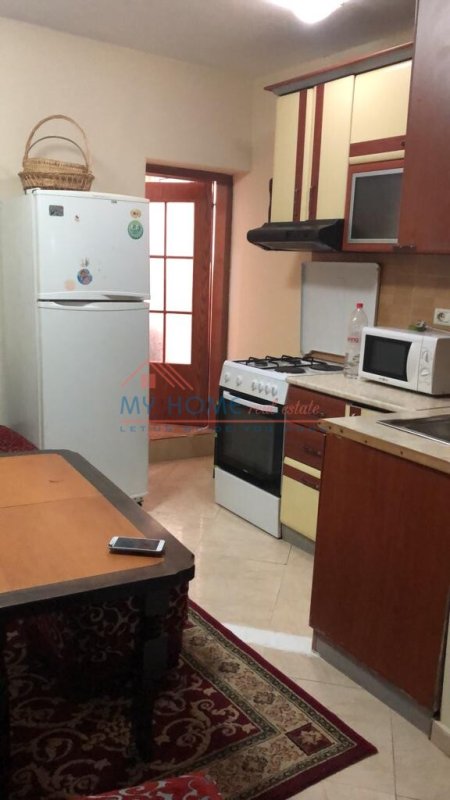 Tirane, jepet me qera apartament 2+1+BLK Kati 4, 90 m² 400 Euro (ish ekspozita)
