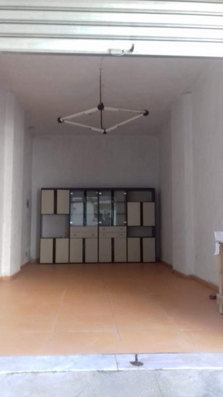 Vlore, jepet me qera ambjent biznesi Kati 0, 30 m² 10000 Leke (osman Haxhiu(tek posta e coles))