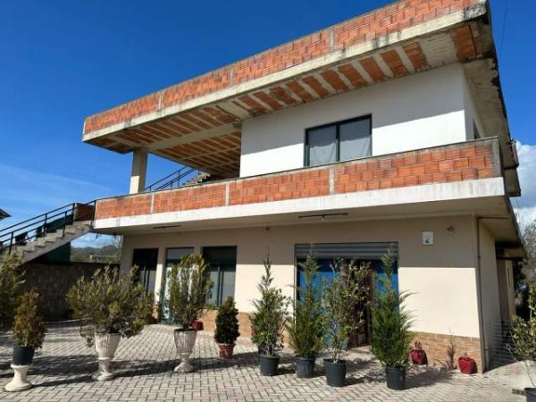 Tirane, shitet apartament 3+1 Kati 2, 193 m² 188.000 Euro (Vore)
