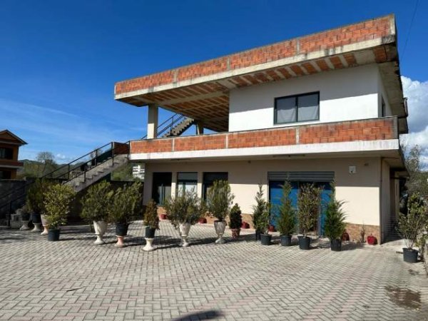 Tirane, shitet apartament 3+1 Kati 2, 193 m² 188.000 Euro (Vore)