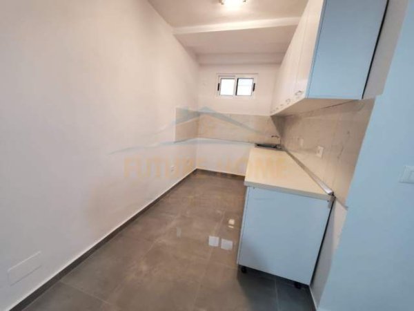 Tirane, jepet me qera apartament 1+1 Kati 3, 57 m² 400 Euro (Rruga e Kavajes)