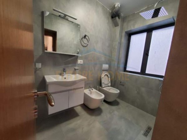 Tirane, jepet me qera apartament 1+1 Kati 3, 57 m² 400 Euro (Rruga e Kavajes)