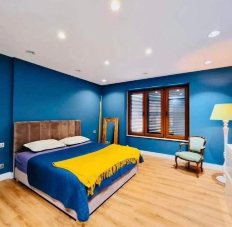 Tirane, shes apartament 3+1 180 m² Euro (Bllok)