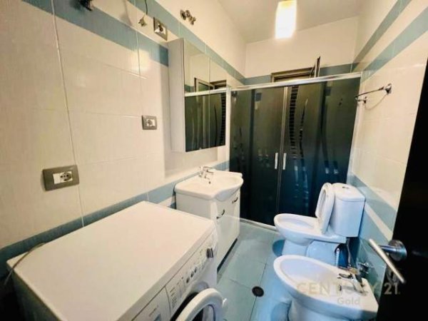 Tirane, jap me qera apartament 2+1 Kati 5, 60 m² 450 Euro (vasil shanto)