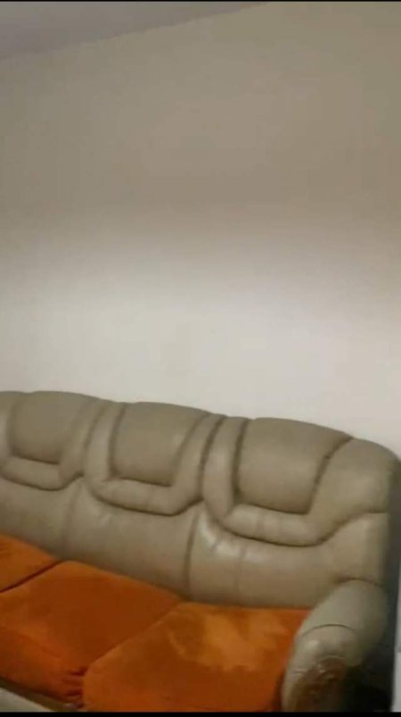 Tirane, jepet me qera garsonier 1+1 Kati 1, 40 m² 32.000 Leke (FROSINA PLAKU)