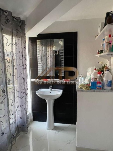 Tirane, jepet me qera Vile 2+1+A+BLK Kati 2, 109 m² 350 Euro (Rruga Azem Galica)