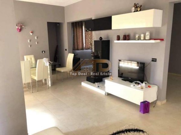 Tirane, jepet me qera Vile 2+1+A+BLK Kati 2, 109 m² 350 Euro (Rruga Azem Galica)