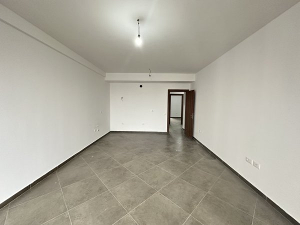 Tirane, Liste me oferta apartament 2+1+Ballkon Kati 7, 97 m² 180.000 € (Farmacia 10, QSUT)