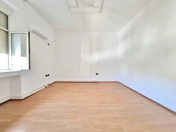 Me Qera: Zyre (280m2) 📍Blloku / Kullat Binjake | 5 Ambiente Pune + Kuzhine & 3wc