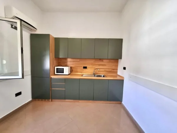 Me Qera: Zyre (280m2) 📍Blloku / Kullat Binjake | 5 Ambiente Pune + Kuzhine & 3wc