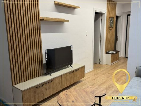 Tirane, jepet me qera apartament 2+1+Aneks+Ballkon Kati 1, 77 m² 550 € (Rruga e Zallit)