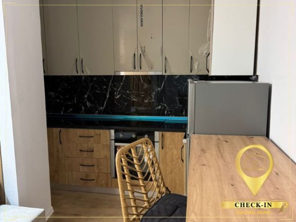 Tirane, jepet me qera apartament 2+1+Aneks+Ballkon Kati 1, 77 m² 550 € (Rruga e Zallit)