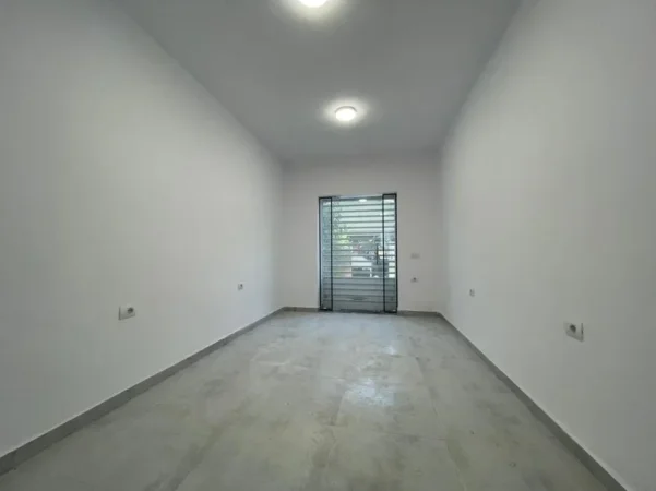 Tirane, shitet ambjent biznesi Kati 0, 69 m² 310.500 € (STADIUMI DINAMO)