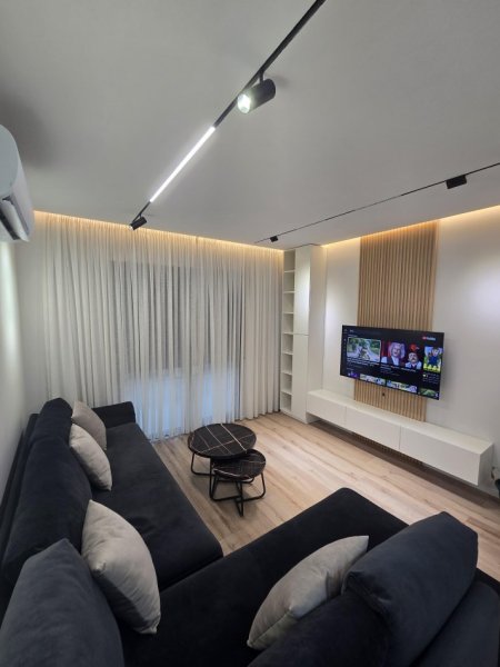 Tirane, jepet me qera apartament 2+1+Aneks+Ballkon Kati 4, 110 m² 800 € (Xhafize keko)