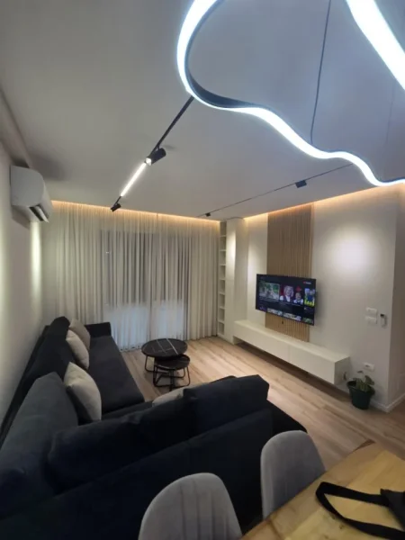 Tirane, jepet me qera apartament 2+1+Aneks+Ballkon Kati 4, 110 m² 800 € (Xhafize keko)