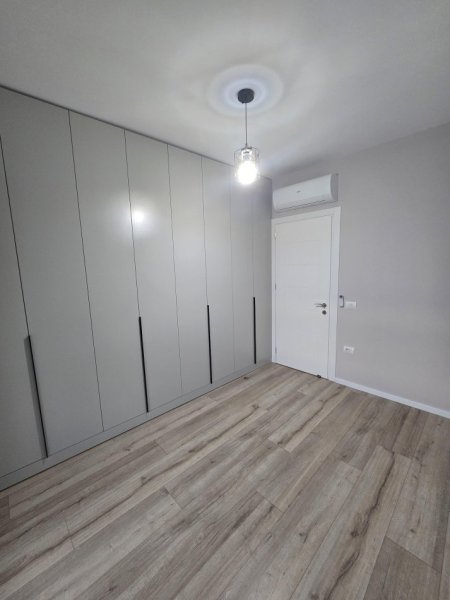 Tirane, jepet me qera apartament 2+1+Aneks+Ballkon Kati 4, 110 m² 800 € (Xhafize keko)