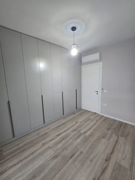 Tirane, jepet me qera apartament 2+1+Aneks+Ballkon Kati 4, 110 m² 800 € (Xhafize keko)
