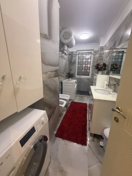 Tirane, shitet apartament 3+1+Ballkon Kati 3, 153 m² 250.000 € 