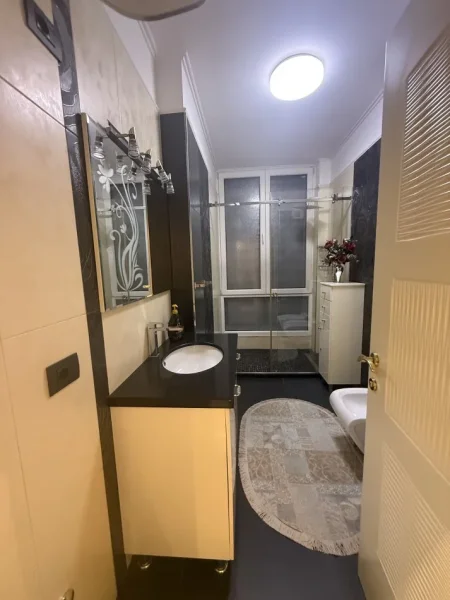 Tirane, shitet apartament 3+1+Ballkon Kati 3, 153 m² 250.000 € 