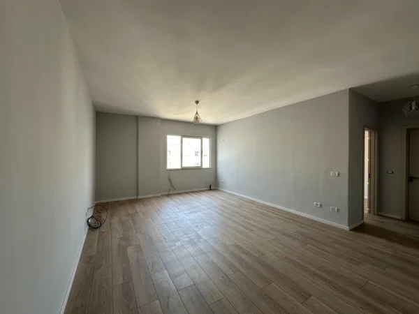 Tirane, shitet apartament 1+1 , 80 m² 93.001 € 