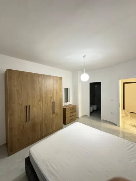 Tirane, jepet me qera apartament 2+1+Ballkon Kati 8, 100 m² 600 € (Astir Kompleksi Jolla)