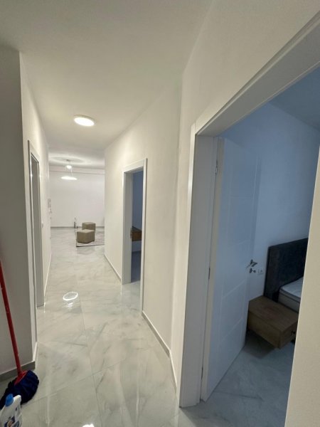 Tirane, jepet me qera apartament 2+1+Ballkon Kati 8, 100 m² 600 € (Astir Kompleksi Jolla)