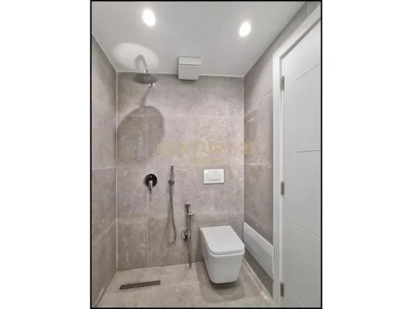 Tirane, shes apartament 2+1 Kati 4, 105 m² 255.000 € (kryqezimi 21 dhjetori)