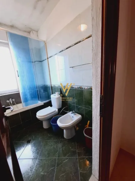 Tirane, jepet me qera apartament 2+1+Ballkon Kati 4, 125 m² 570 € (KOPSHTI ZOOLOGJIK)