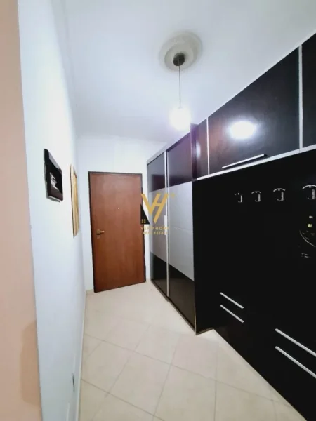 Tirane, jepet me qera apartament 2+1+Ballkon Kati 4, 125 m² 570 € (KOPSHTI ZOOLOGJIK)