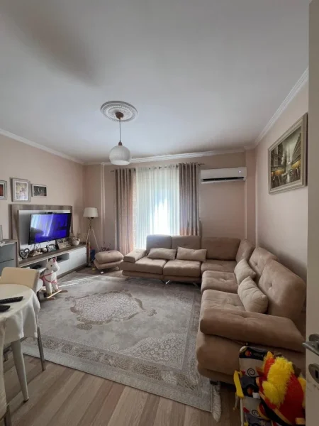 Tirane, shitet apartament 1+1+Ballkon Kati 2, 73 m² 105.000 € (Rruga Shefqet Kuka)