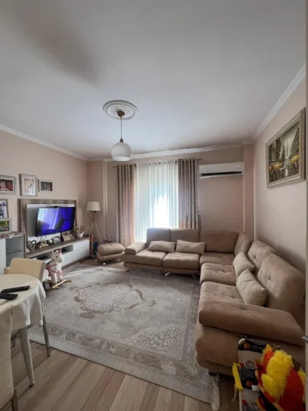 Tirane, shitet apartament 1+1+Ballkon Kati 2, 73 m² 105.000 € (Rruga Shefqet Kuka)