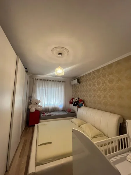 Tirane, shitet apartament 1+1+Ballkon Kati 2, 73 m² 105.000 € (Rruga Shefqet Kuka)