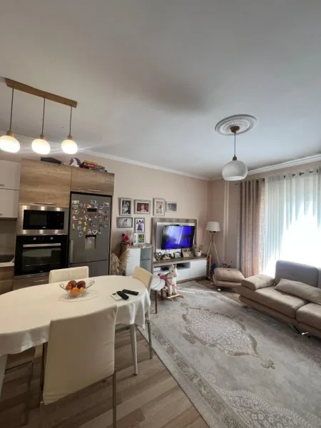 Tirane, shitet apartament 1+1+Ballkon Kati 2, 73 m² 105.000 € (Rruga Shefqet Kuka)