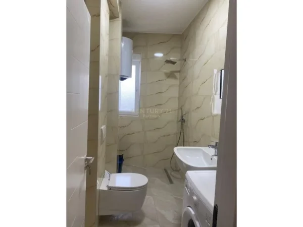 Tirane, shes apartament 1+1 Kati 4, 60 m² 75.000 € (fresku)