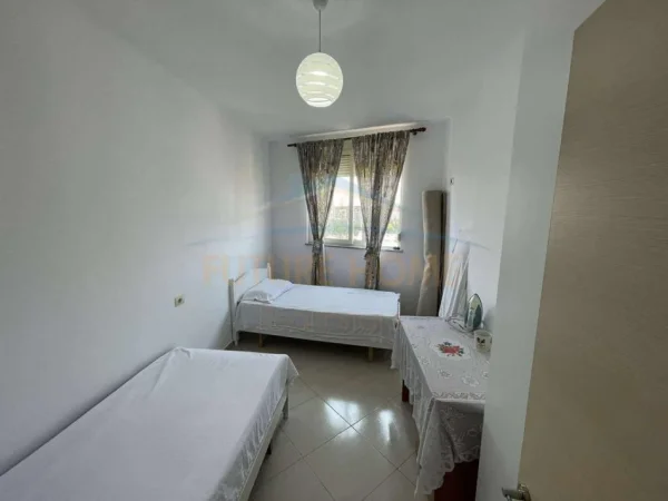 Tirane, jepet me qera apartament 2+1 Kati 7, 105 m² 650 € (UNAZA E RE)