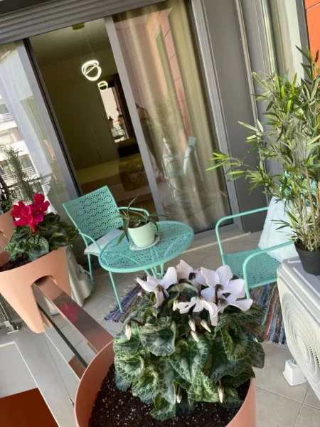 Tirane, jepet me qera apartament 2+1+Ballkon Kati 6, 85 m² 1.200 € (Rruga e Kosovareve)
